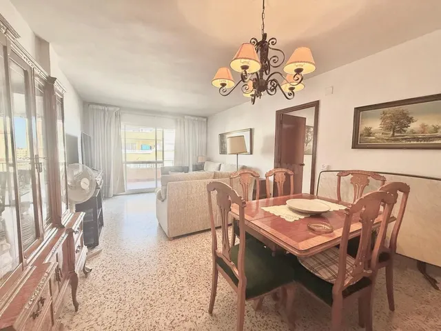 ¡vistas al mar desde la novena planta! terraza de 20 m2 en el centro de Fuengirola — 4
