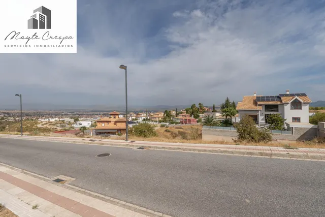 Terreno urbano de 750 m2 en Altos de La Zubia. Parcela 17, manzana M — 17
