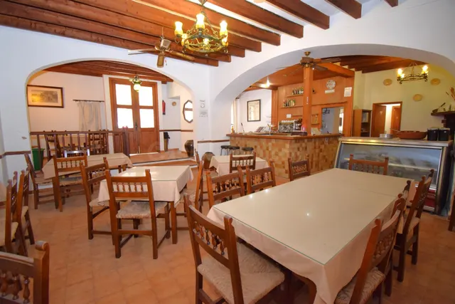 Local comercial y piso en Sineu - foto 5