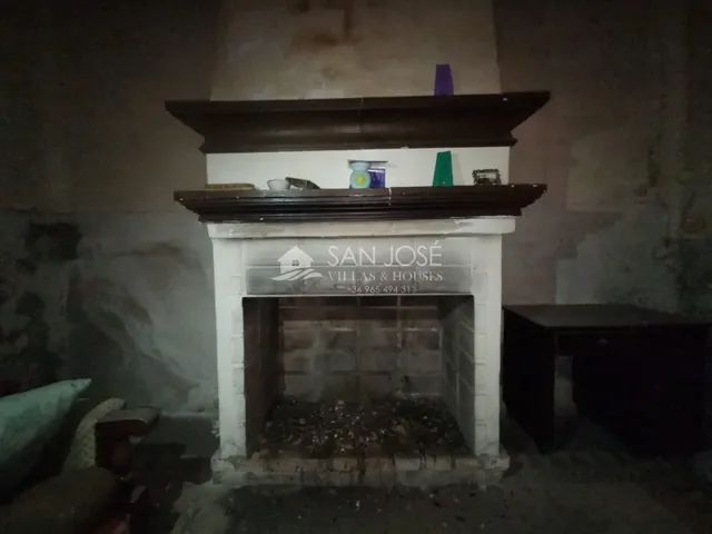 SE VENDE CASA EN JACARILLA,  PARA REFORMAR — 9