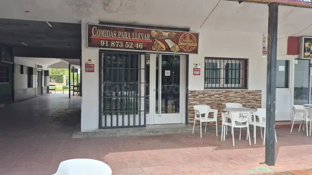 Se vende local comercial en Eurovillas - foto 5