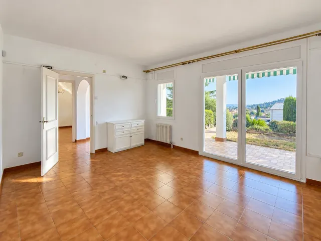 Espectacular casa con gran jardín y vistas privilegiadas en Vilassar de Dalt — 9