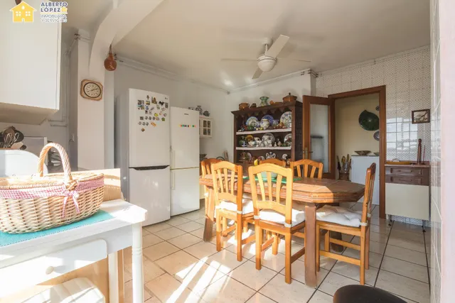 Apartamento en venta en primera línea de playa en Los Arenales del Sol, la propiedad está afectada por la Ley de Costas — 15