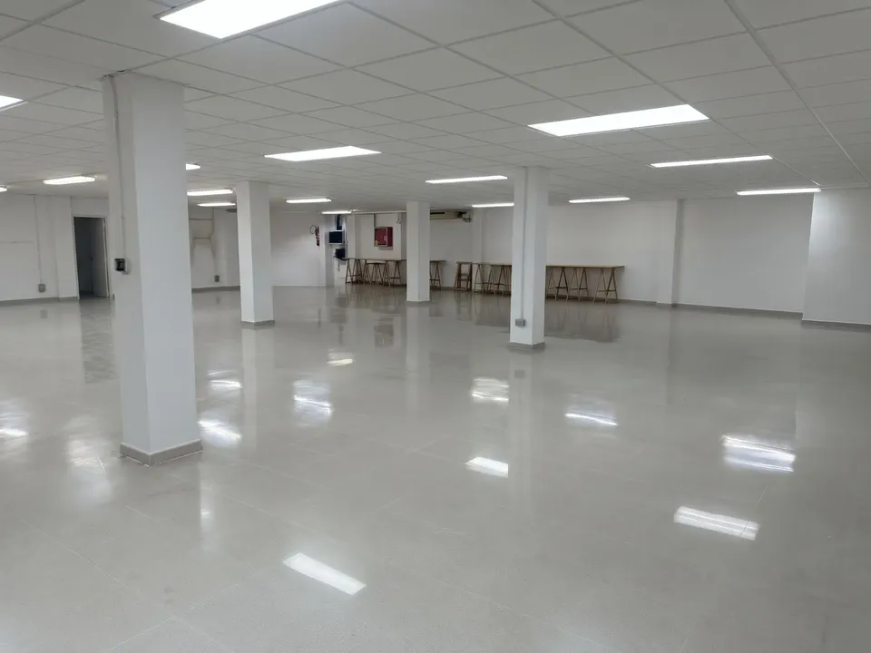 Gran local de 590 m2 en Mataró