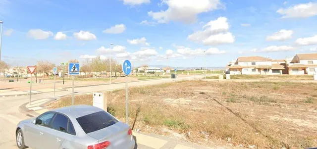SE VENDE casa adosada OKUPA en C Ruiseñor 40 de Torre-Pache - foto 3