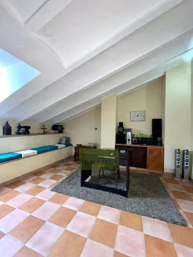 Espectacular chalet a la venta con impresionante jardín interior — 29
