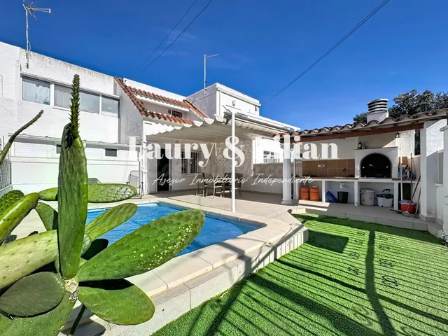 Casa reformada de 3 dormitorios, piscina y licencia turístic - foto 2