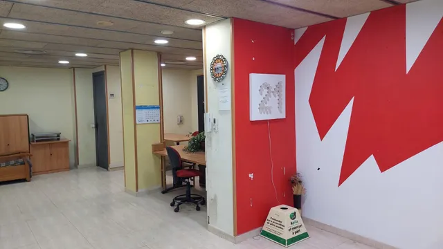 Local comercial junto a Avenida Madrid — 4