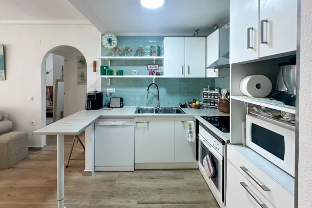Gran apartamento en Torrevieja: 2 hab, 1 baño — 2