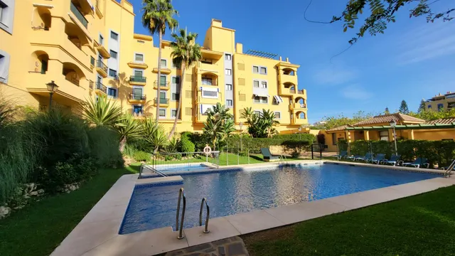 Amplio apartamento de tres dormitorios con vistas panorámicas en Nueva Alcántara. — 42