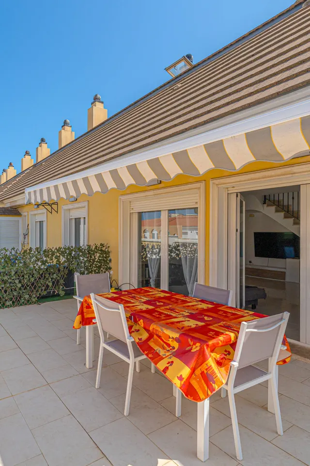 Residencia Denia Plaza. Amplio ático dúplex en venta en el centro de Denia. — 25