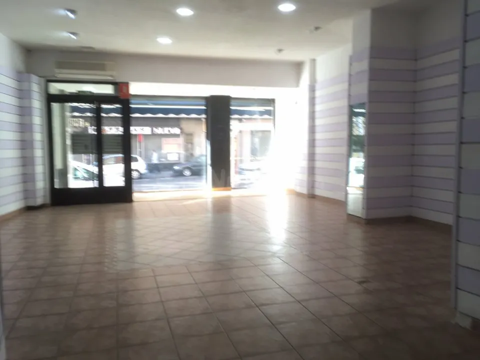 FABULOSO LOCAL PARA INSTALAR SU NEGOCIO.