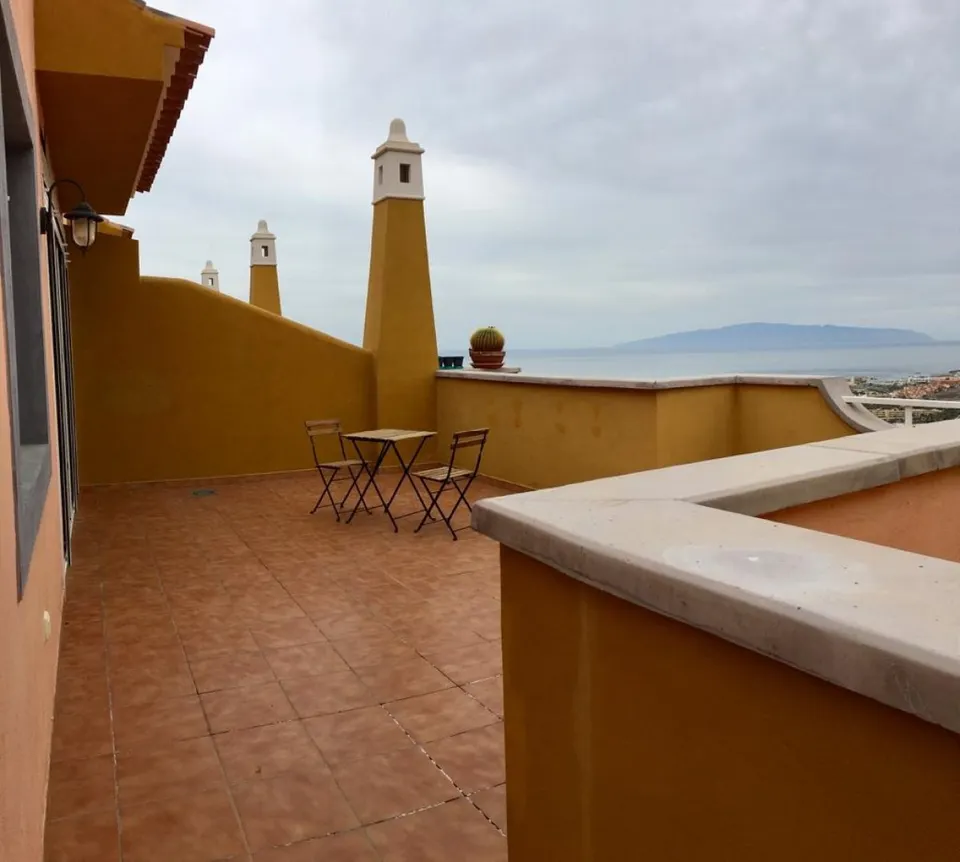 Costa Adeje Piso 2 habitaciones con terraza 50 m2 torviscas alto con plaza garaje y trastero.