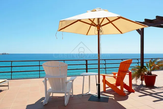Exclusivo Atico frente al mar privacidad vistas a toda la ba - foto 2
