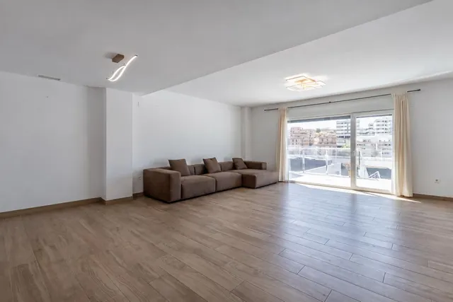 Vivienda de lujo en Urbanización SERRALLO HILLS. — 11