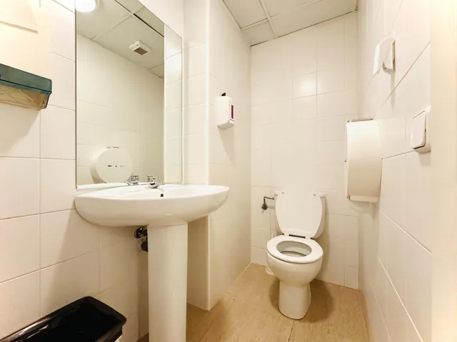 Local comercial 27m² en venta - Gran capitan — 13