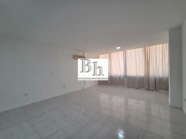INMOBILIARIA BLANHOGAR VENDE LOCAL EN TORREMOLINOS — 11