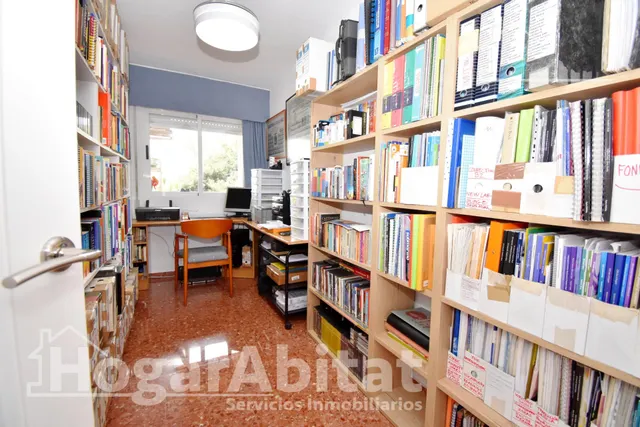 Confort y luminosidad en este piso exterior con garaje y ascensor — 16