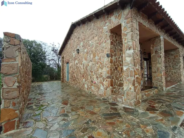 BONITA CASA DE PIEDRA EN ROBLEDO — 15