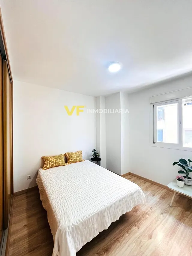 ¡Vive cómodo, vive bien: Apartamento reformado junto al Hospital Civil! — 12