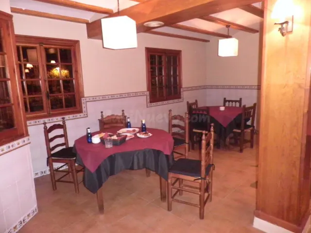 Local comercial con salida de humos junto a plaza. - foto 4