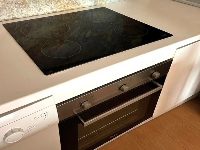 Planta baja moderna (aprox. 63 m2) con 2 dormitorios, 2 baños y amplia terraza/jardín. Gran zona de piscina, cerca del La Zenia Boulevard, ¡y a 15 minutos a pie de la Playa de La Zenia! — 16