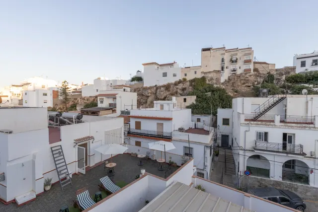 ÁTICO DE 140 M2 CON TERRAZA PRIVADA, GARAJE Y VISTAS DESPEJADAS EN SALOBREÑA — 43