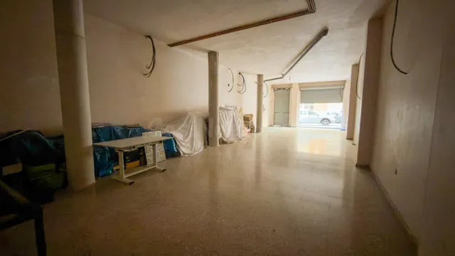 LOCAL COMERCIAL EN CUESTA DEL MOLINO - foto 2