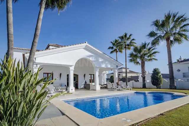 Villa 4 habitaciones 420m² en alquiler - Costa del Sol - foto 2