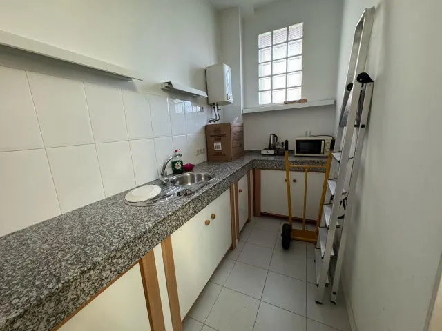 ¡¡OPORTUNIDAD!! LOCAL DE 80M2 EN TOMAS ALONSO — 17