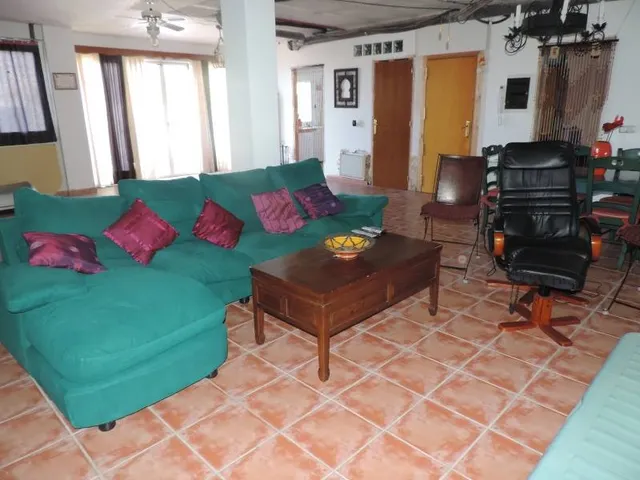 chalet en zona del colegio elians — 40