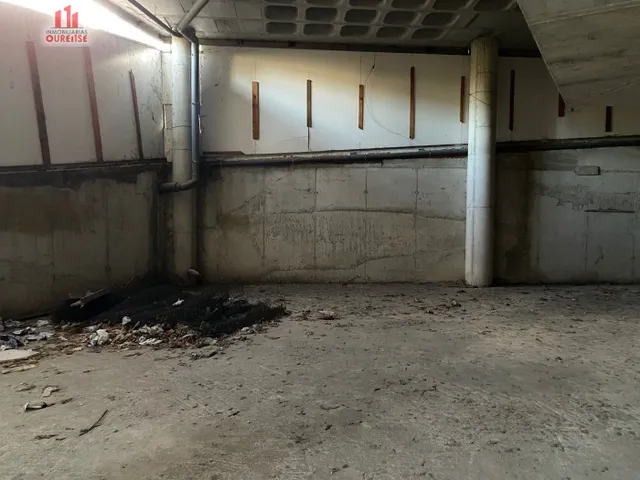 SE ALQUILA LOCAL COMERCIAL EN LA ZONA DE O COUTO — 13