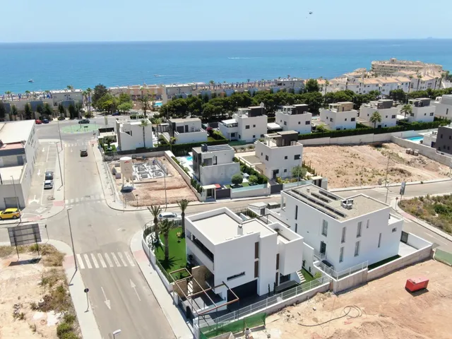 Villa 4 habitaciones 196m² en venta - Campoamor - foto 3