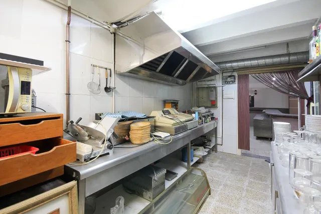 AMPLIO LOCAL EN ST ANDREU DE LA BARCA — 17