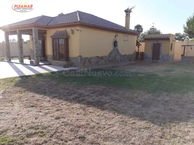 CASA CON TERRENO DE TRES DORMITORIOS ZONA PINAR DE LA VILLA - foto 2
