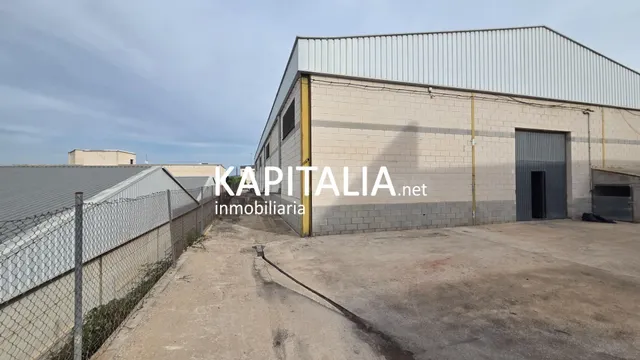 Nave en alquiler en Atzneta de Albaida - foto 3