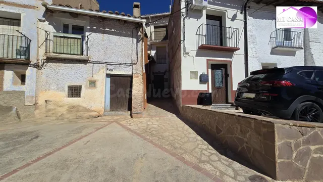 Casa en villarroya con terraza, trastero y vistas — 4