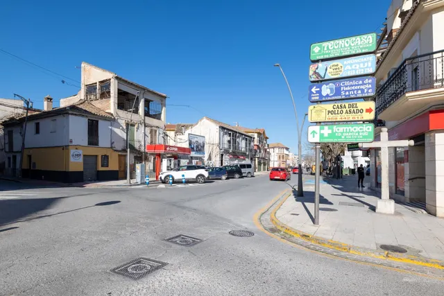 estupendo solar para construir en el mismo centro de Santa F - foto 2