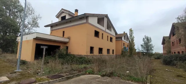 OBRA PARADA EN VILLA DE SOTO — 2