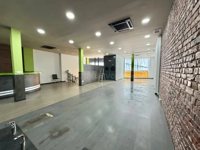 ALQUILER DE LOCAL DE 150M2 CENTRO DE SESEÑA - foto 2