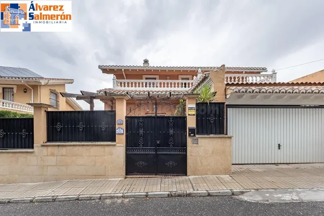 Espectacular Casa de Lujo en Urbanización Los Cerezos - foto 2