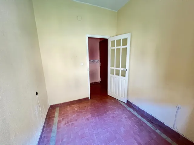 Estupendo piso de 4 habitaciones a reformar en el centro — 16