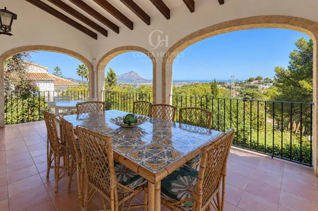 VILLA JARDI · DOBLE PARCELA, JARDINES MADUROS Y VISTAS AL MONTGÓ EN EL TOSALET JÁVEA — 29