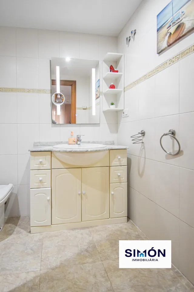 ¡FANTÁSTICA OPORTUNIDAD EN SANTPEDOR! Piso de 3 habitaciones dobles, con balcón y terraza. — 29