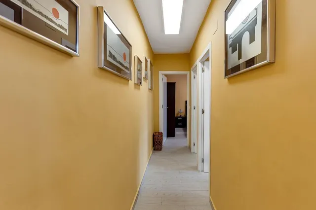 Villa independiente con 2.000 m2 de parcela y apartamento de invitados en El Chaparral — 3