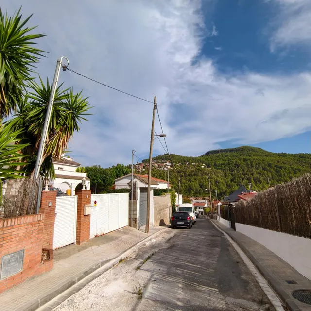 SE VENDE CASA INDEPENDIENTE CON PISCINA CON VISTAS EN CORBERA DE LLOBREGAT BARCELONA — 8