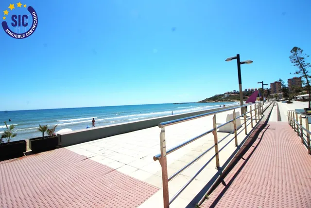 Local comercial actualmente oficina muy bonita en 1ª línea de la playa de Morro de Gos — 22