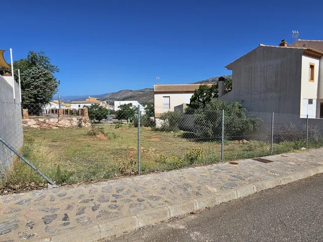 SOLAR URBANO PARQUE INFANTIL ,ZONA NUEVA — 5