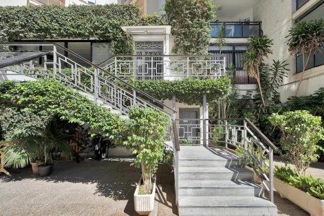 UNIQUE OPPORTUNITY IN THE HEART OF MARBELLA, FRONTLINE TO THE SEA WITH TOURIST LICENCE! — 17