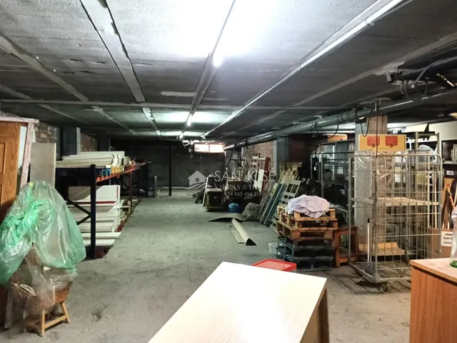 Se vende local comercial con sotano preparado para supermercado en buena zona de Aspe — 31